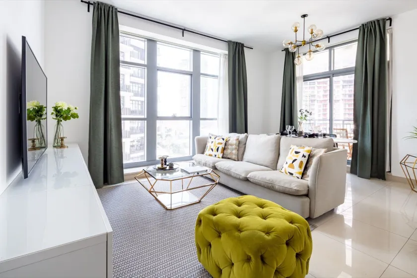 State Of The Art 2BR Apartment in Downtown Dubai - Image 1