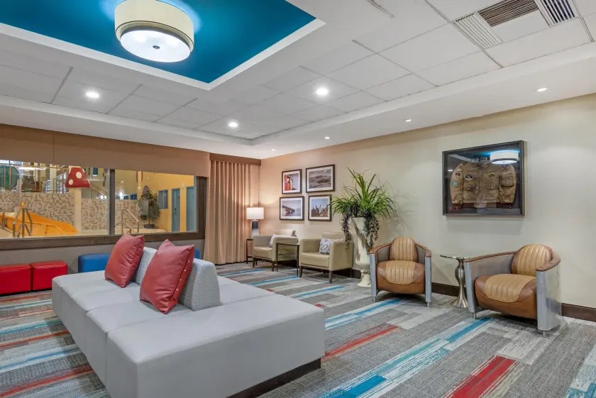 Best Western PLUS Port O'Call Hotel - Image 1