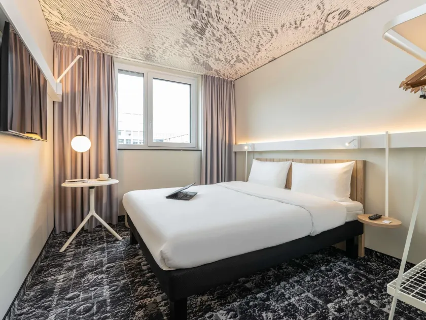 ibis Duesseldorf Airport - Image 1