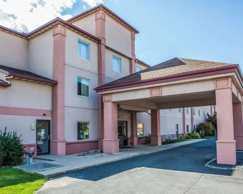 Quality Inn Midway - Image 1