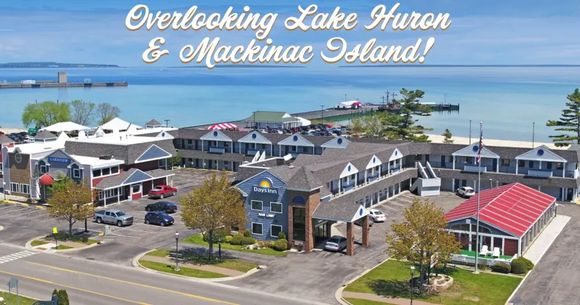 Days Inn by Wyndham Mackinaw City - Lakeview - Image 1