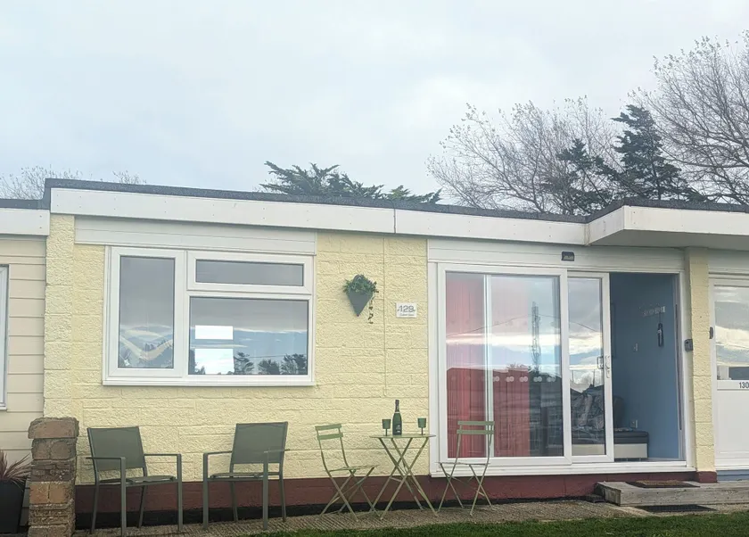 Culver View - Chalet 129 Sandown Bay Holiday Centre - Image 1