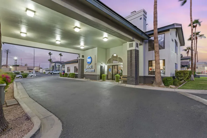 Best Western Superstition Springs Inn - Image 1