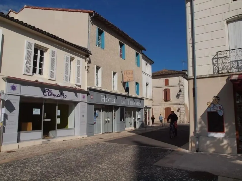 Hôtel Les Thermes - Image 1