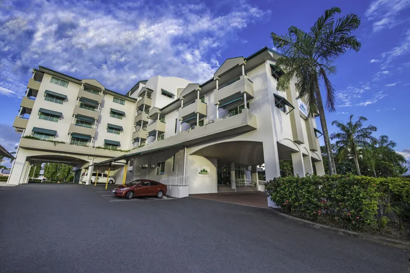 Cairns Sheridan Hotel - Image 1