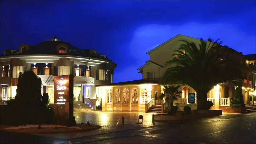 Blanco Hotel Spa - Image 1