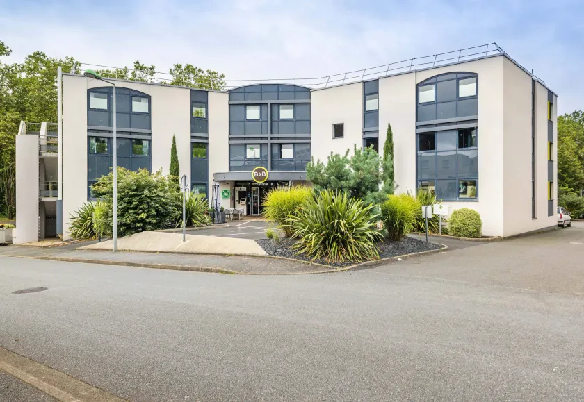 B&B HOTEL Cholet Sud - Image 1