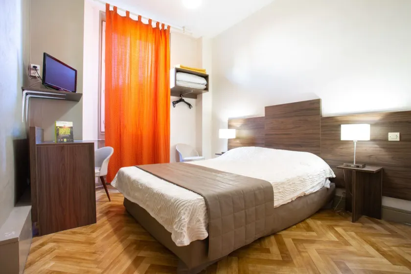 Logis Hotels - Hôtel Le Boulevard - Image 1