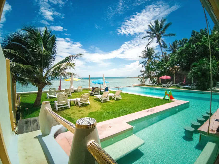 Le Divine Comedie Beach Resort - Image 1