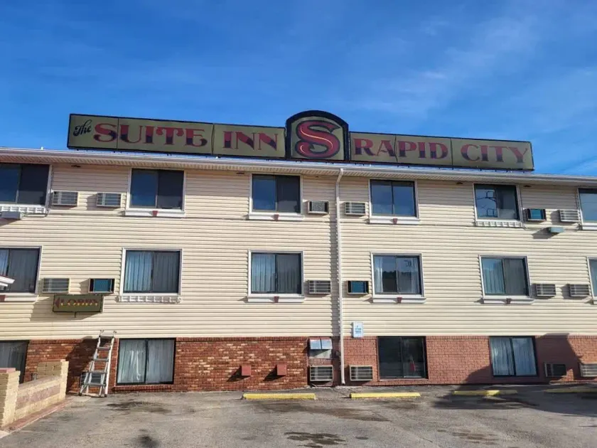 The Suite Inn - Image 1