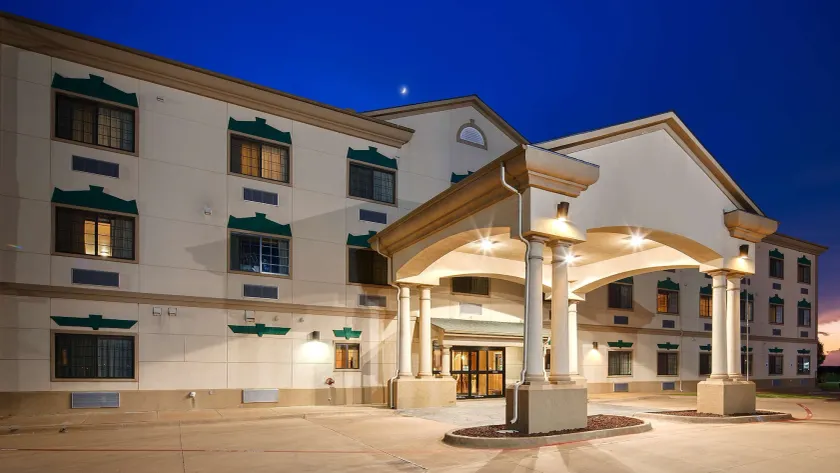 Best Western Inn & Suites - Henrietta - Image 1