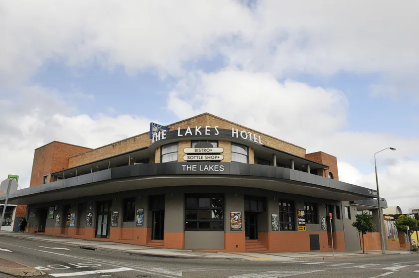 The Lakes Hotel - Image 1
