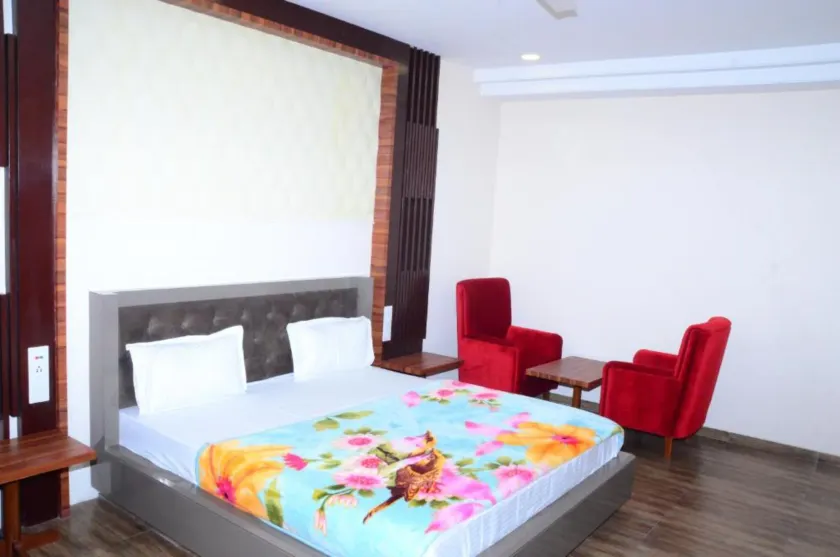 DUDI HOTEL - Image 1