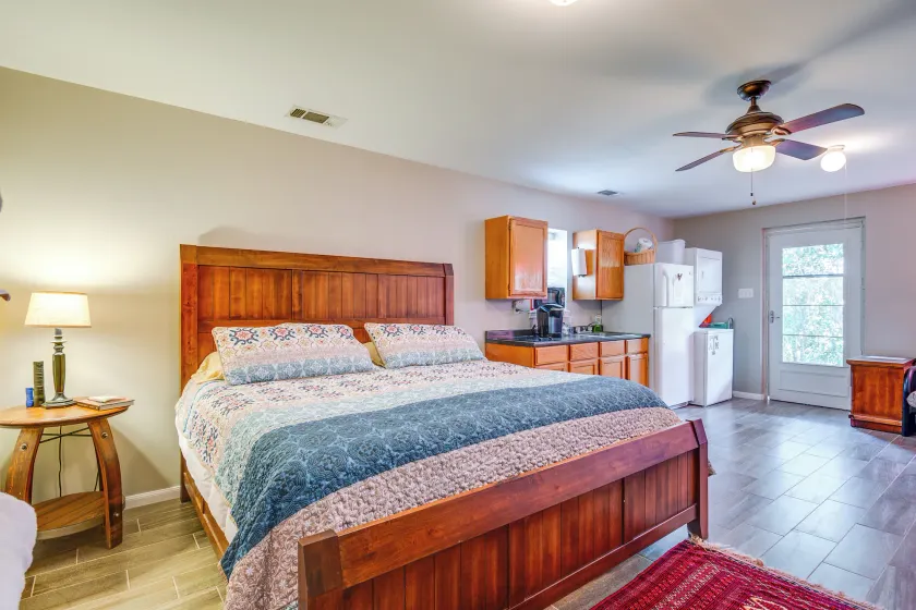 2 Mi to 7f Lodge & Events: Rural Retreat! - Image 1
