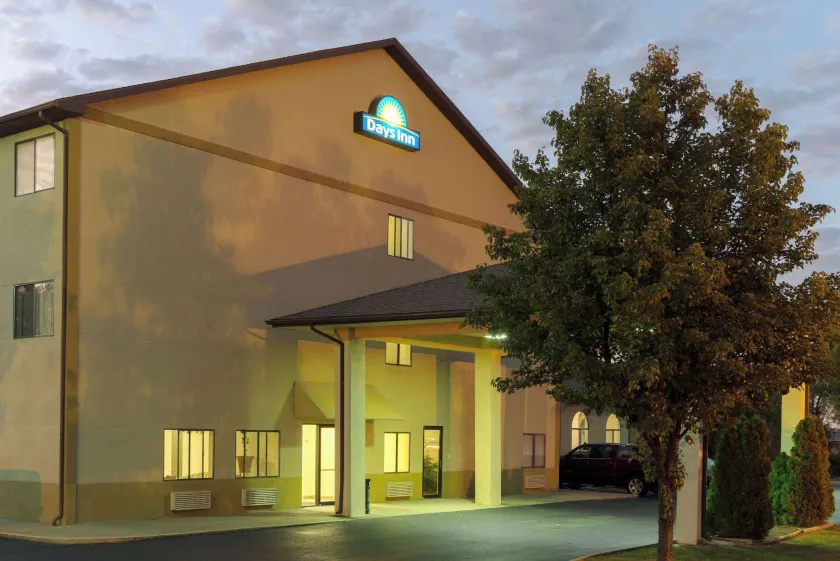 Days Inn by Wyndham Mount Vernon - Image 1