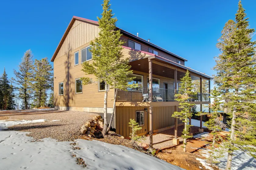 5 Mins to Brian Head Resort: Family Gem w/ Views - Image 1