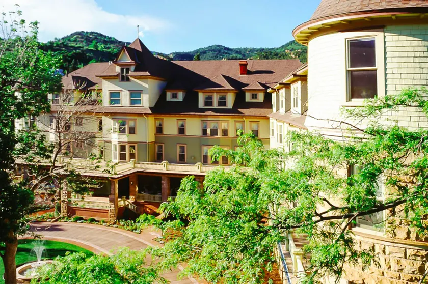 Cliff House at Pikes Peak - Image 1