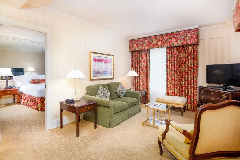Mayflower Park Hotel - Image 1