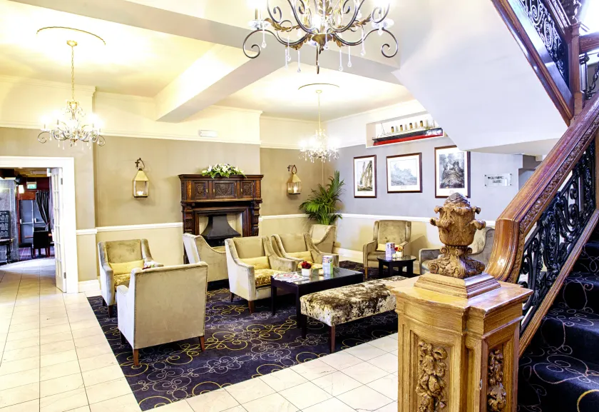 White Swan Hotel - Image 1