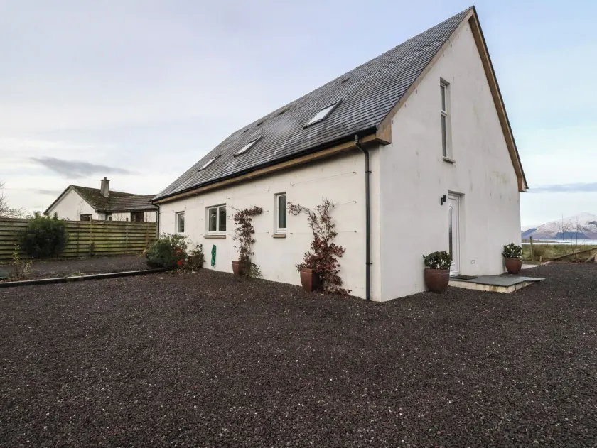 Lurach House - Image 1