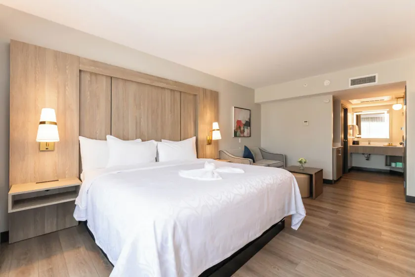 Best Western Plus Lamplighter Inn & Conference Centre - Image 1