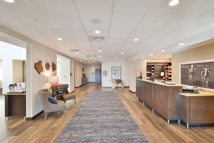 Hampton Inn & Suites Menomonie-UW Stout - Image 1