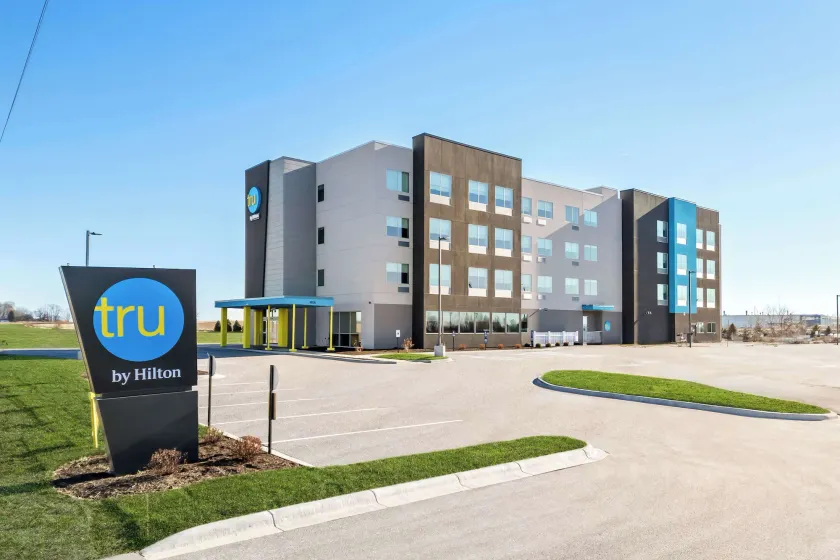 Tru By Hilton Dixon - Image 1