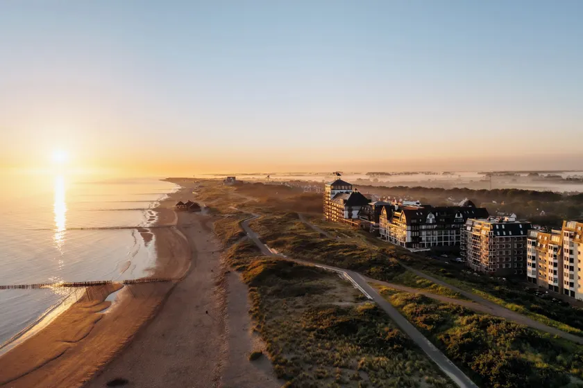 Strandhotel - Image 1