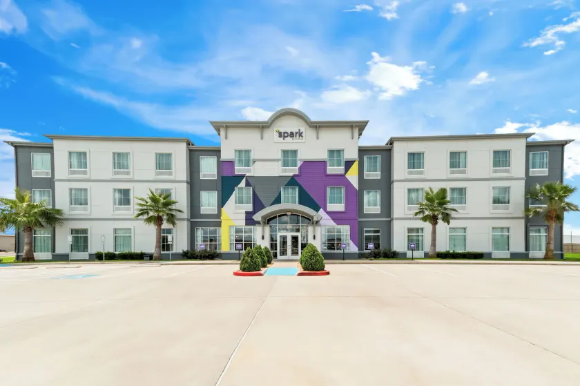Spark by Hilton Victoria - Image 1