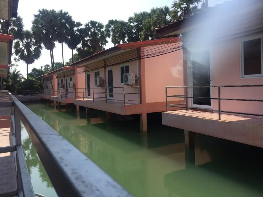 Palm Payom Village Resort - Image 1