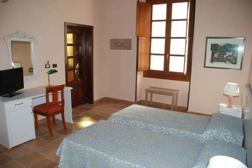 Via Roma Rooms Guesthouse - Image 1