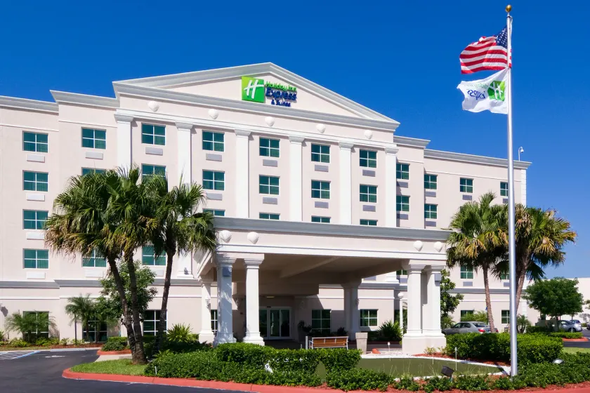 Holiday Inn Express & Suites Miami Kendall by IHG - Image 1