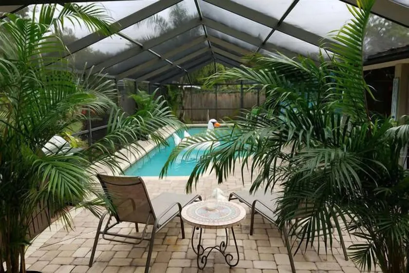 Beach Cottage with heated pool just off Siesta Key - Image 1