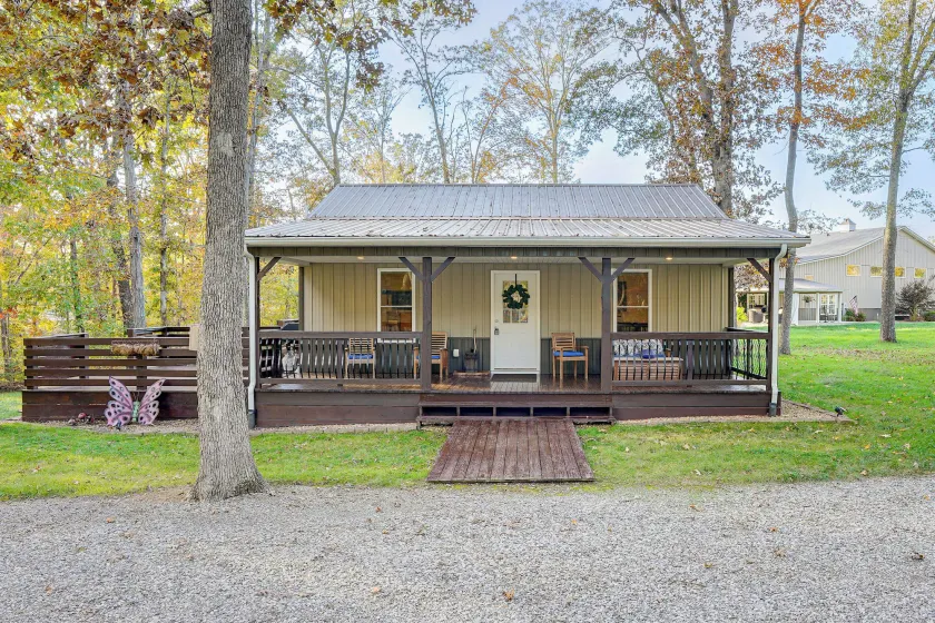 Walk to Marina & Beach: Charming Home in Hardin - Image 1