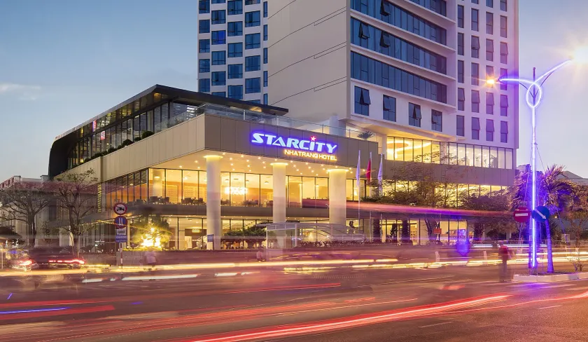 Starcity Bayfront Nha Trang Hotel - Image 1