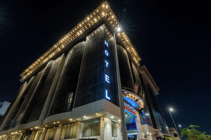 فندق الراحة السويسرية الحمراء Swiss Repose Hotel Alhamra - Image 1