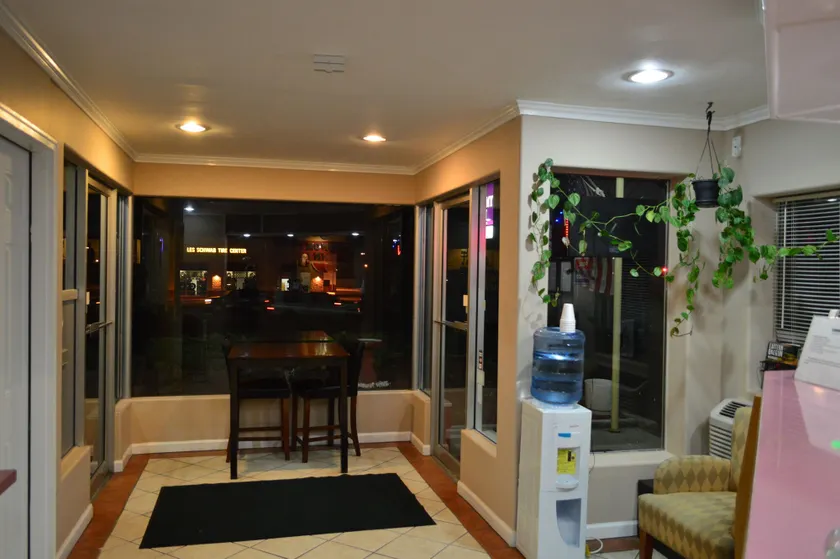 Economy Inn - Lobby