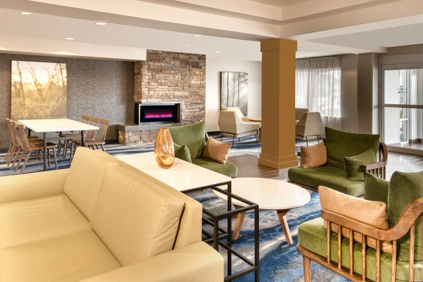 Fairfield Inn & Suites by Marriott Toronto Brampton - Image 1