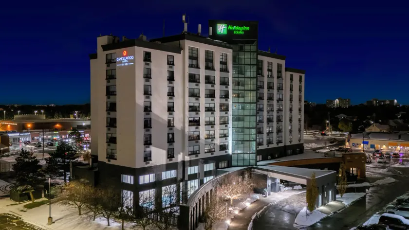 Holiday Inn Hotel & Suites London by IHG - Image 1