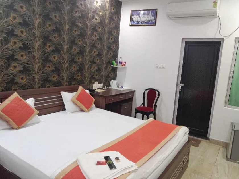 Hotel Shalimar Palace - Image 1