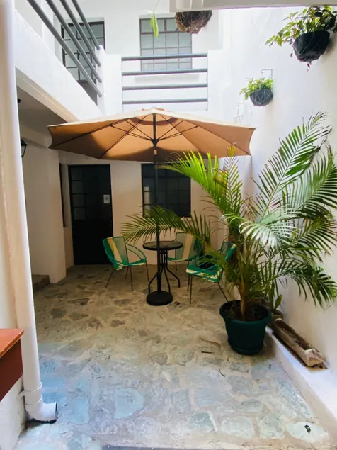 Hotel 17-52 - Image 1