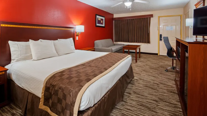Best Western Executive Inn - Image 1