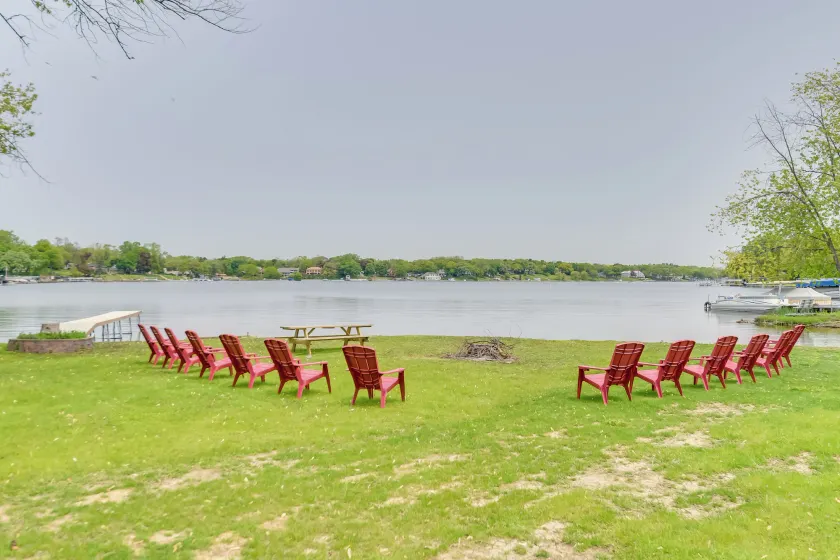 Pistakee Lake Estate w/ Boat Dock & Hot Tub! - Image 1