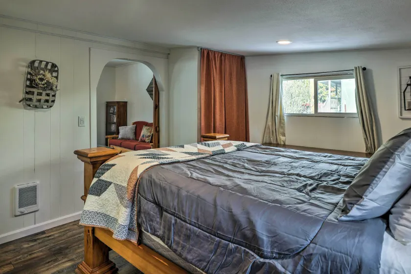 Private La Pine Cabin Rental: 30 Mi to Bend! - Intérieur