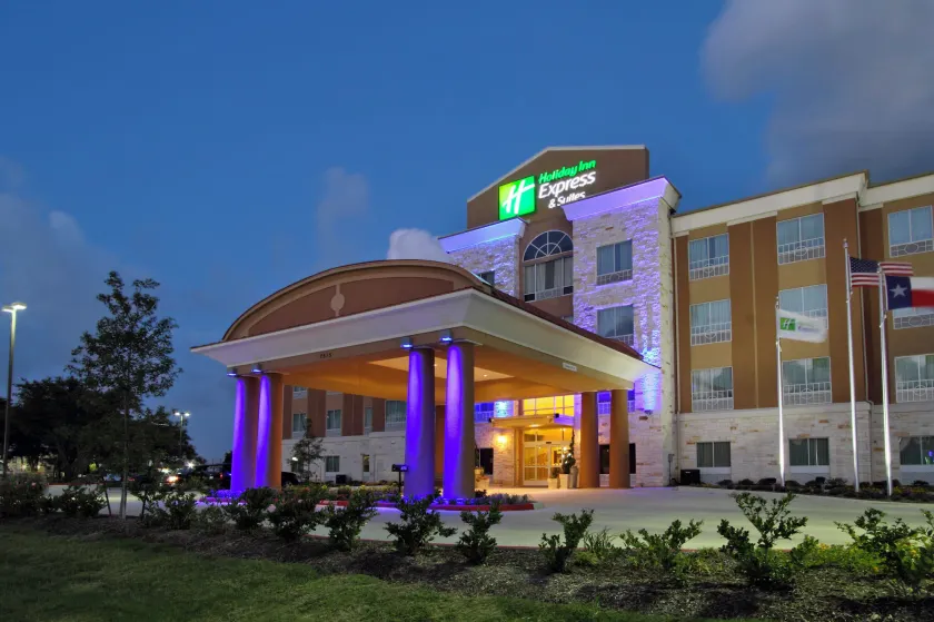 Holiday Inn Express & Suites Houston East - Baytown by IHG - Image 1