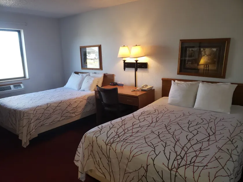America's Best Value Inn & Suites International Falls - Image 1