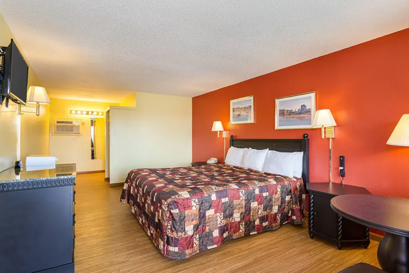 Rodeway Inn Roswell - Image 1