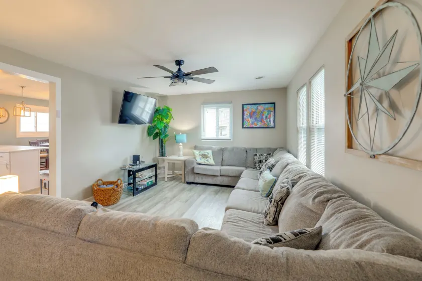 Intracoastal Views from Island Retreat w/ Deck - Image 1