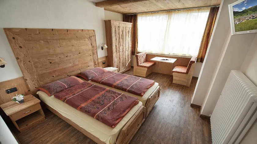 Hotel Champagne - Image 1