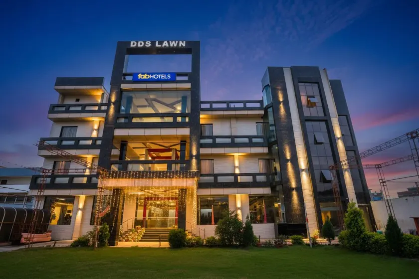 Fabhotel Dds - Image 1
